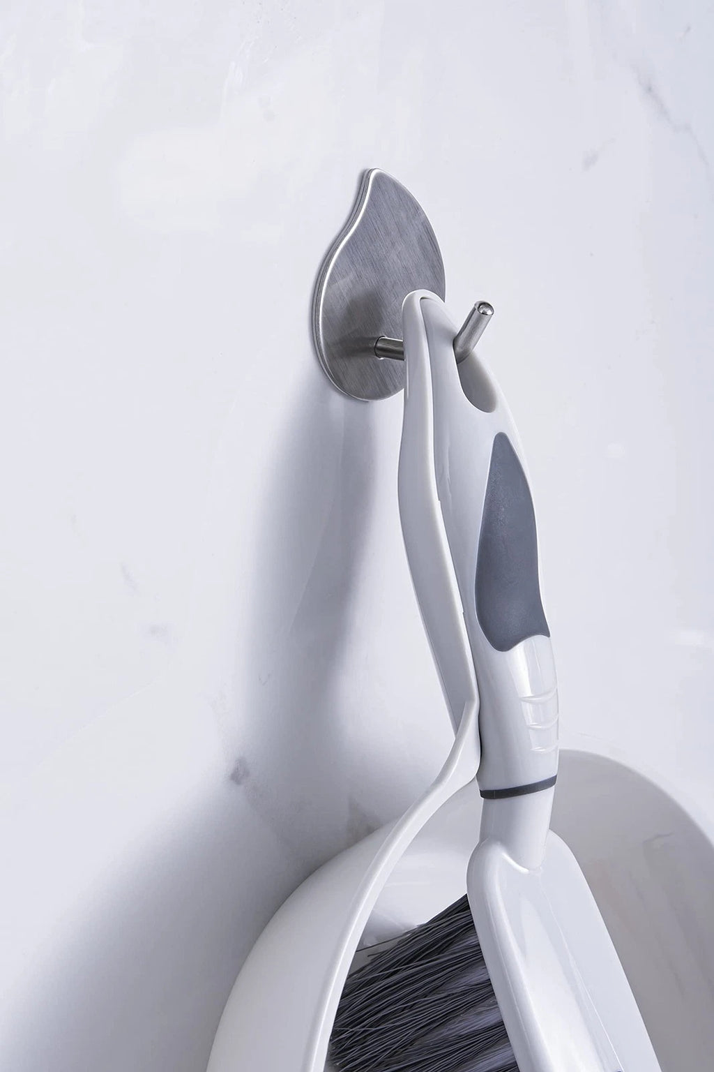 Compact Broom and Dustpan Set for Easy Cleaning of Crumbs and Dirt