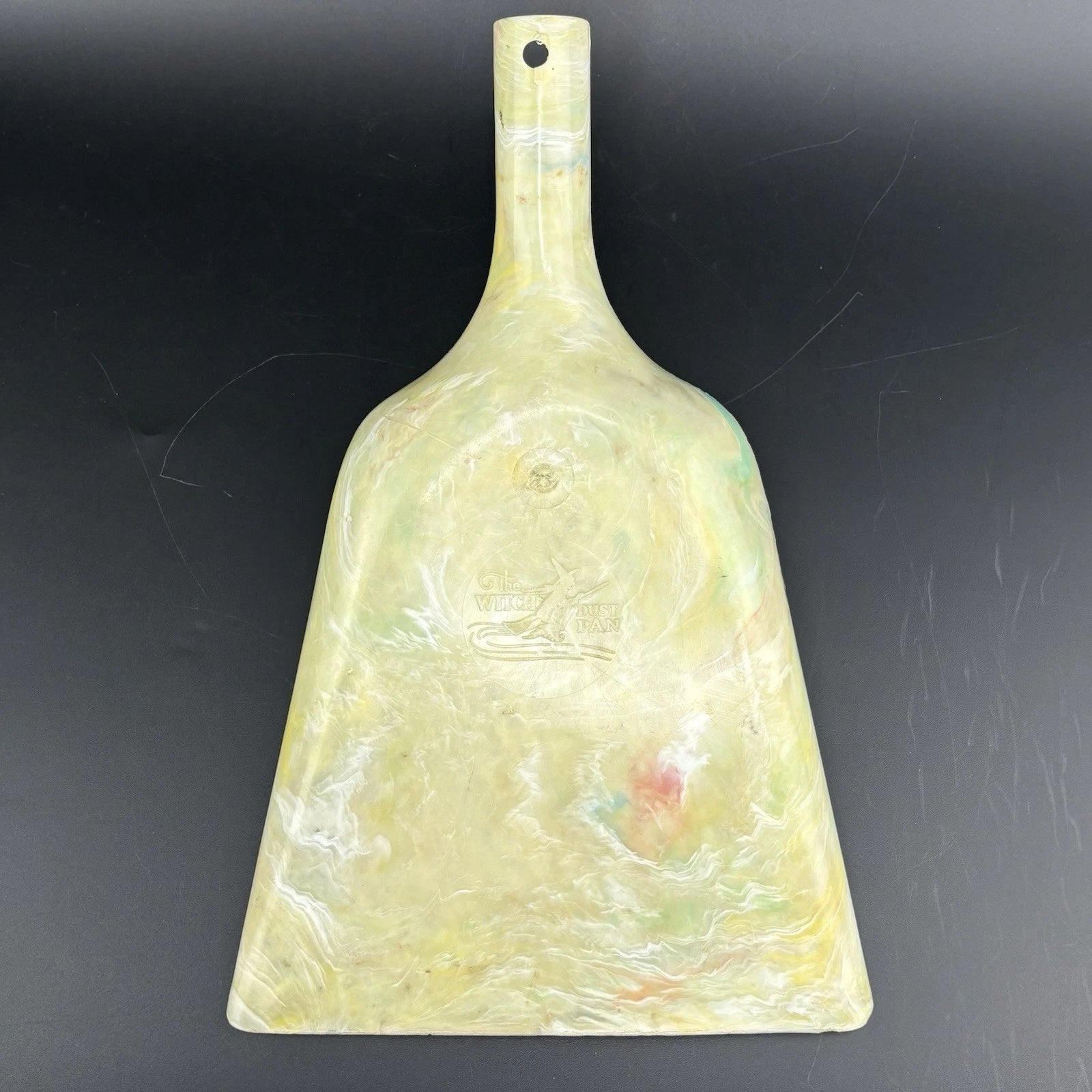 RARE Vintage The Witch Dust Pan Pretty Swirl Plastic Retro Kitchen Broom Dustpan